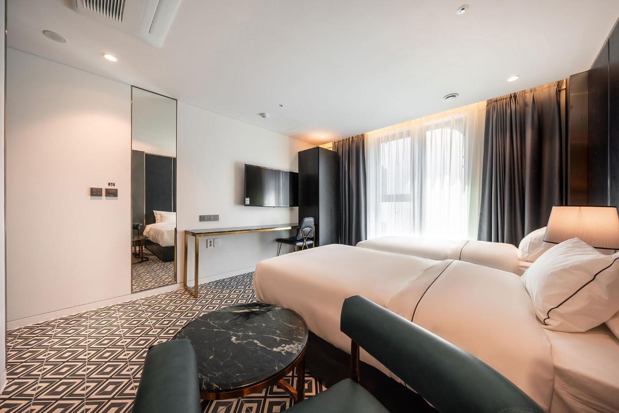Hotel The Castle Jamsil-Sene Seoul Bagian luar foto